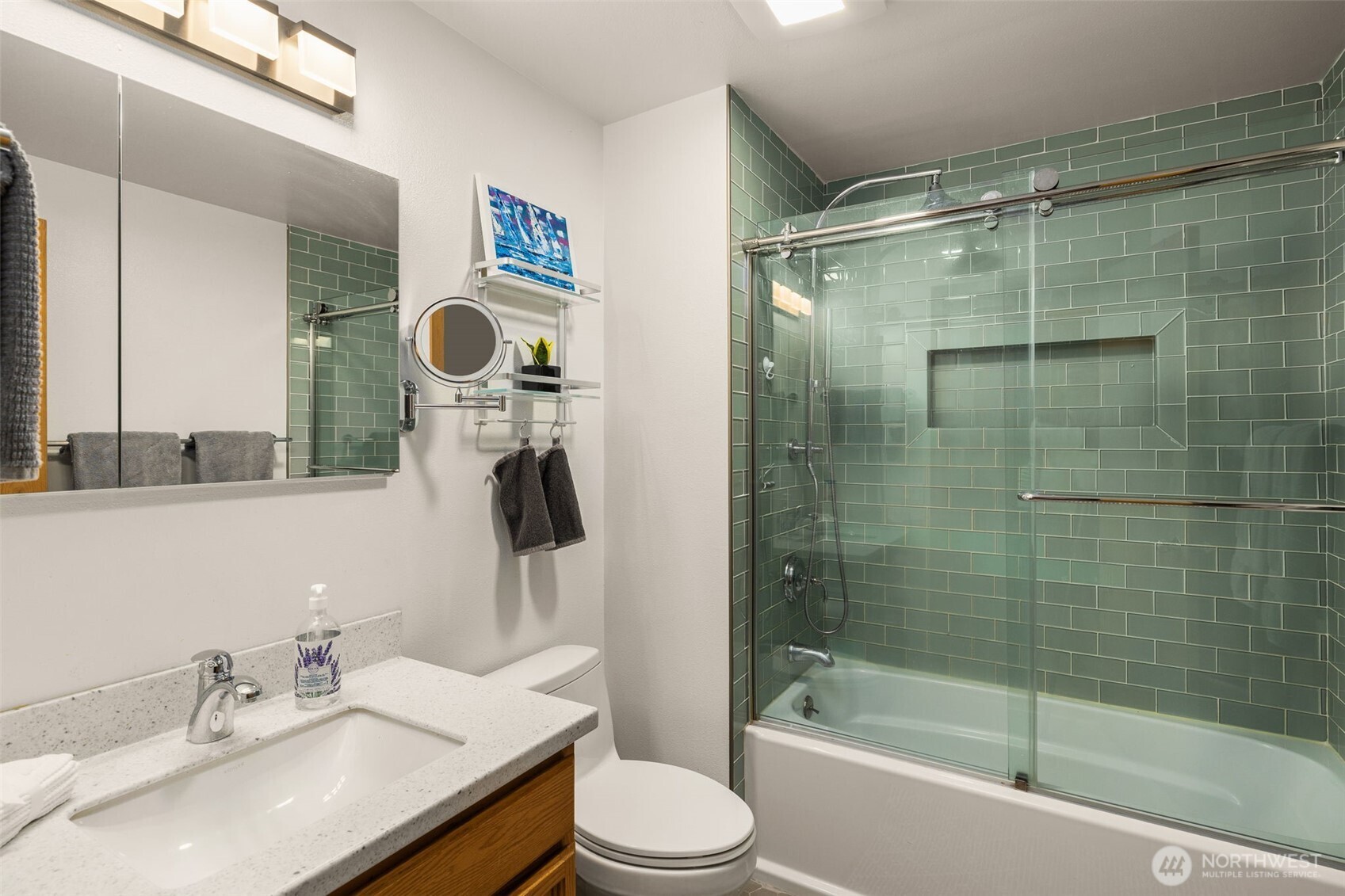9602 NE 35th Place , Clyde Hill, WA 98004-1800