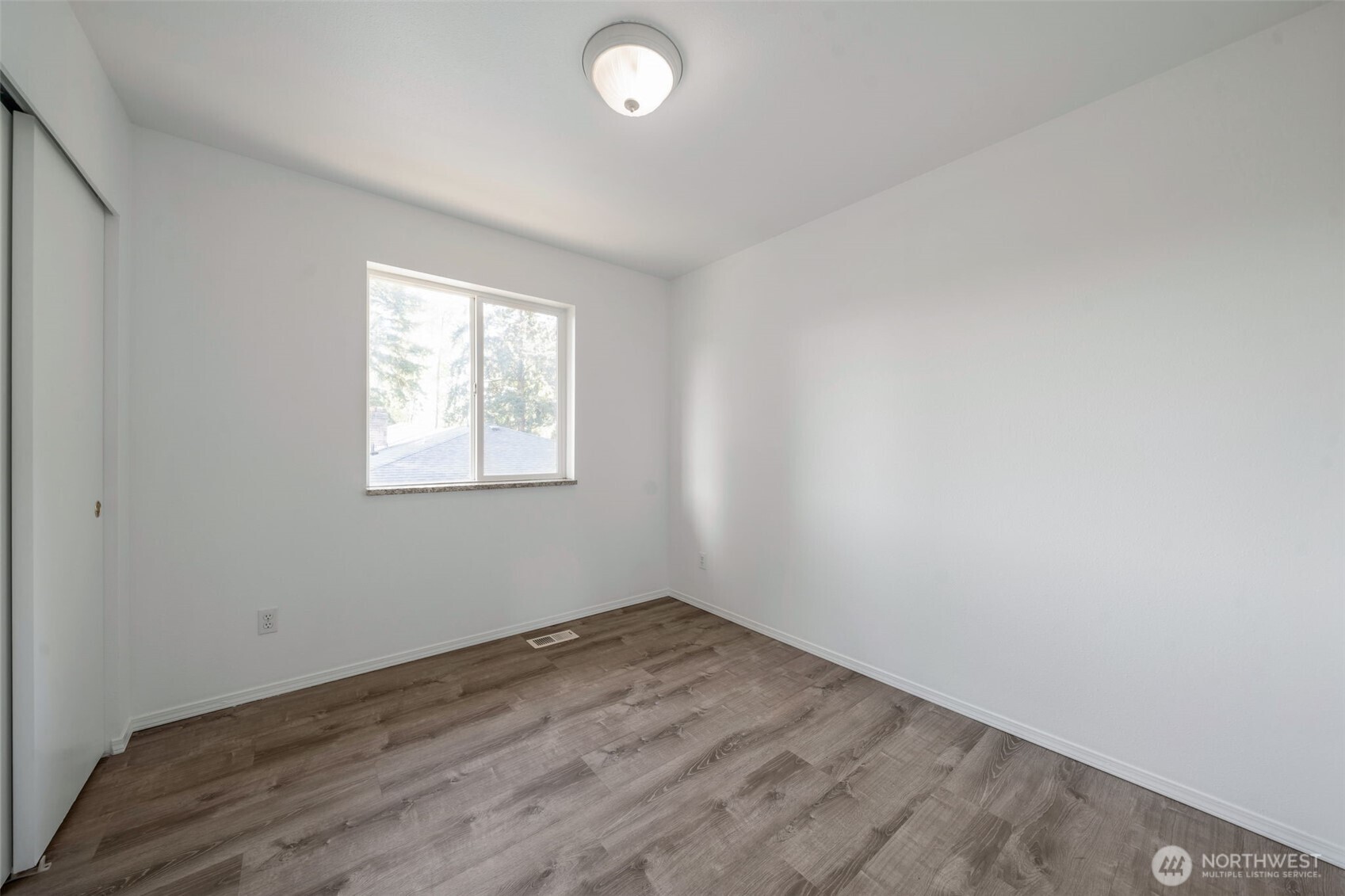 9925 S 242nd Place , Kent, WA 98030