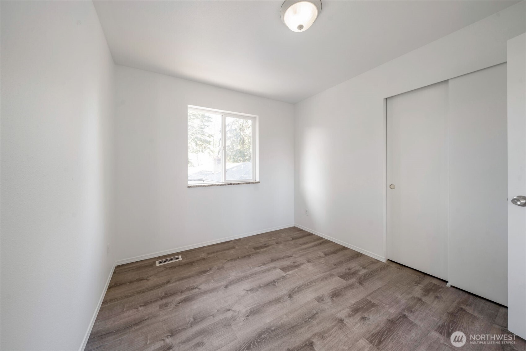 9925 S 242nd Place , Kent, WA 98030