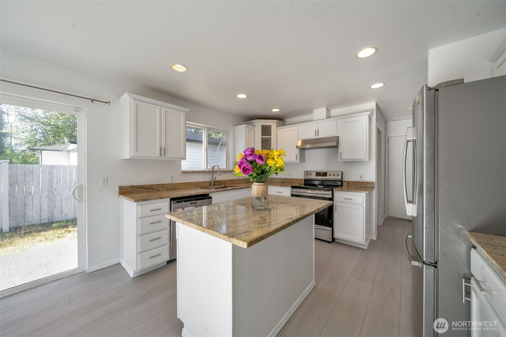 9925 S 242nd Place , Kent, WA 98030