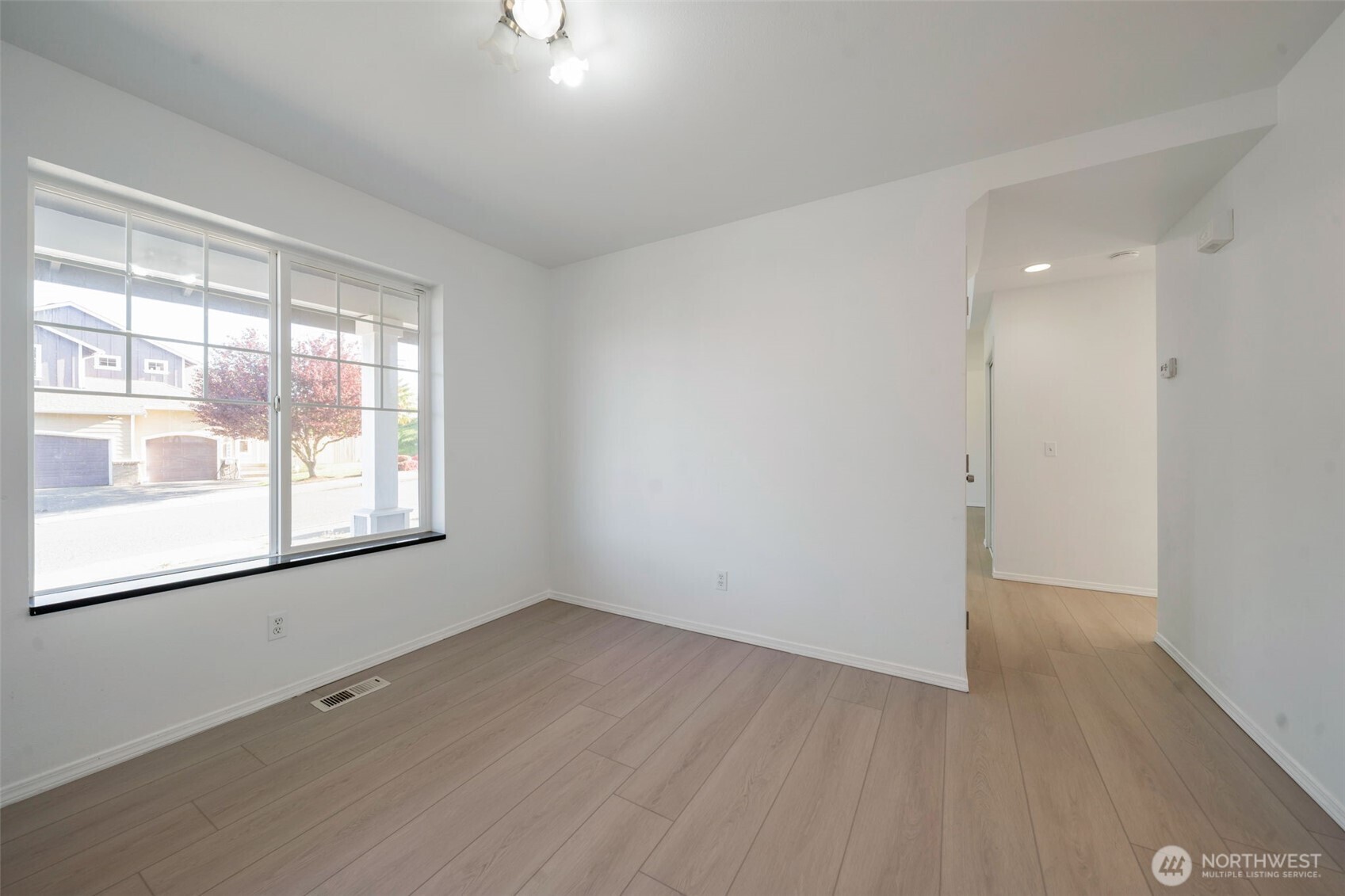 9925 S 242nd Place , Kent, WA 98030