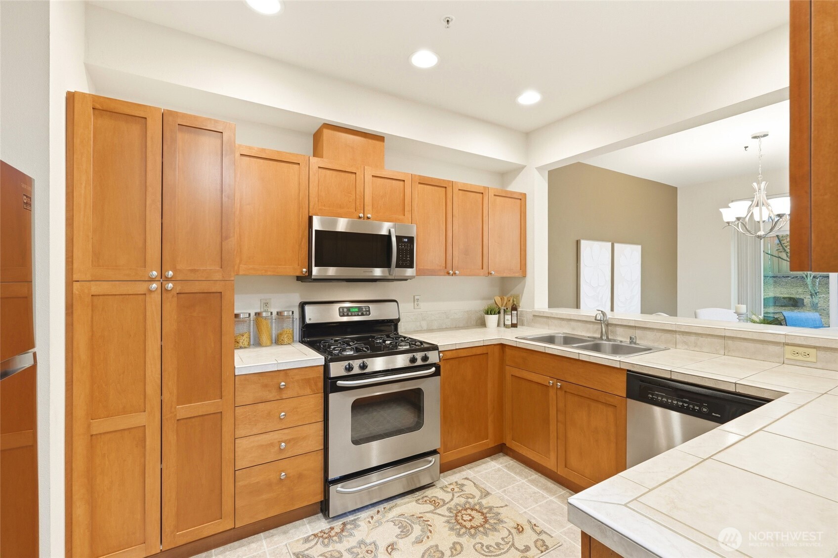 18502 36th Avenue W #F, Lynnwood, WA 98037