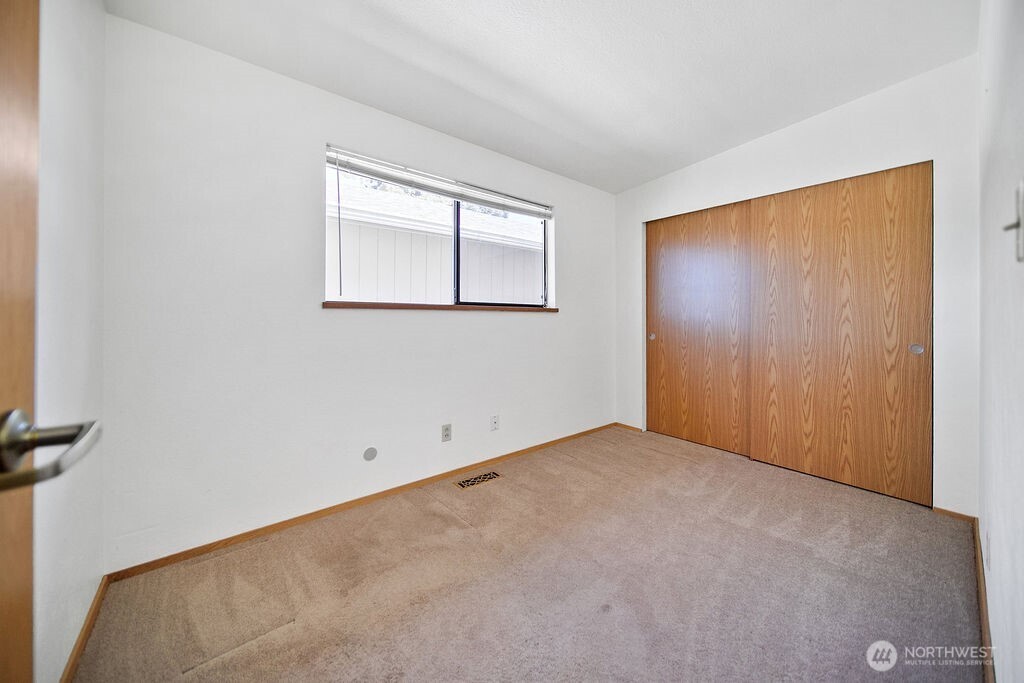 525 Farragut Avenue NE, Port Orchard, WA 98366
