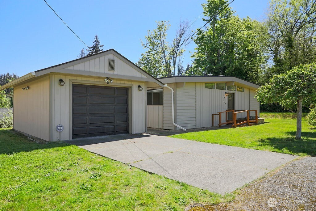 525 Farragut Avenue NE, Port Orchard, WA 98366