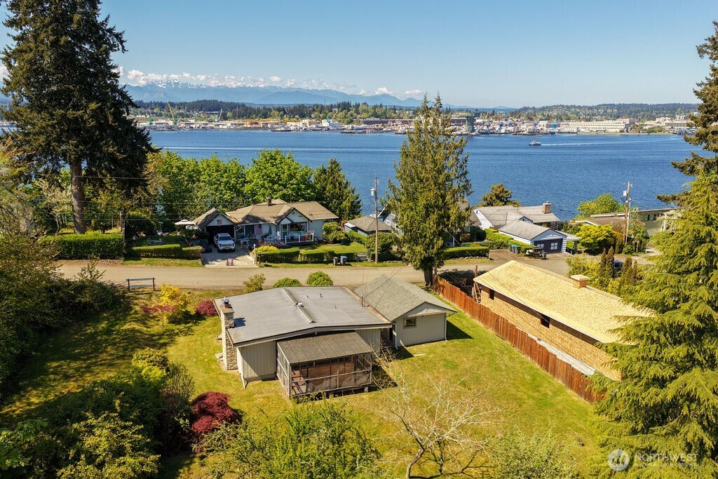 525 Farragut Avenue NE, Port Orchard, WA 98366