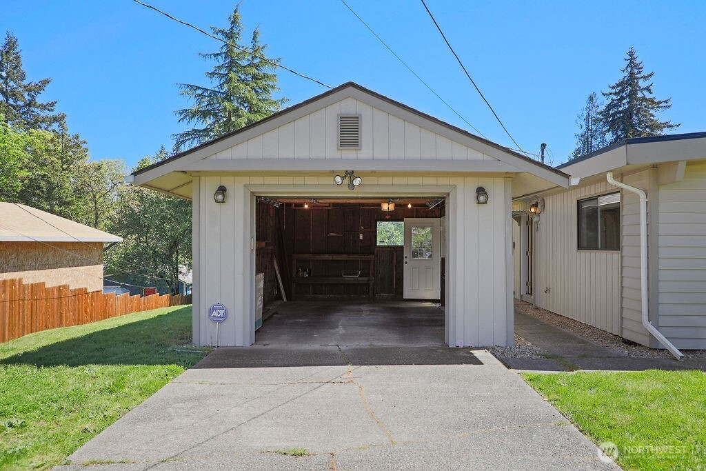 525 Farragut Avenue NE, Port Orchard, WA 98366