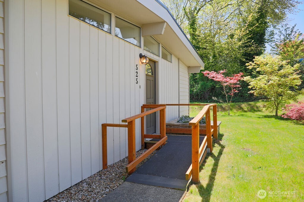 525 Farragut Avenue NE, Port Orchard, WA 98366
