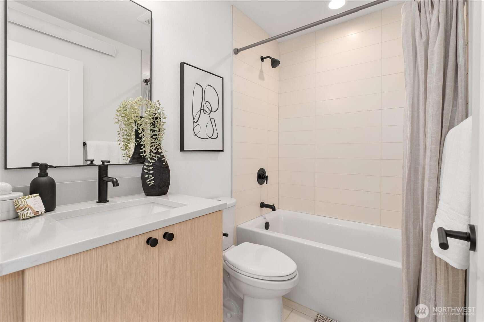 4521 Sunnyside Avenue N #A, Seattle, WA 98103