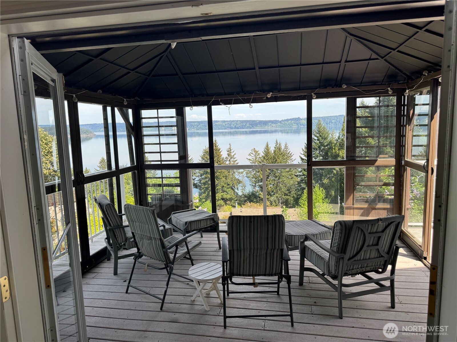 257 Never Give Up Road , Brinnon, WA 98320-9767