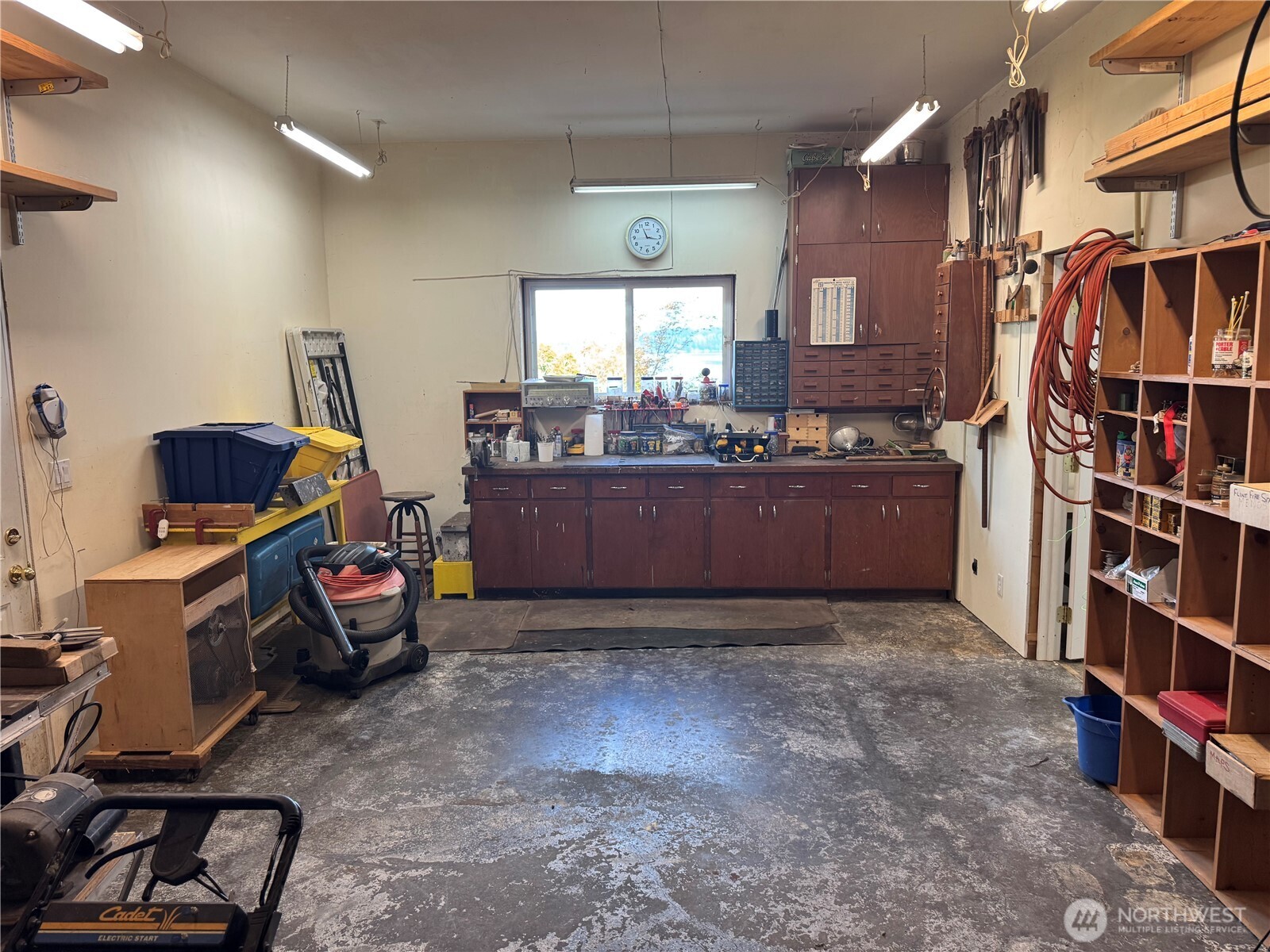 257 Never Give Up Road , Brinnon, WA 98320-9767