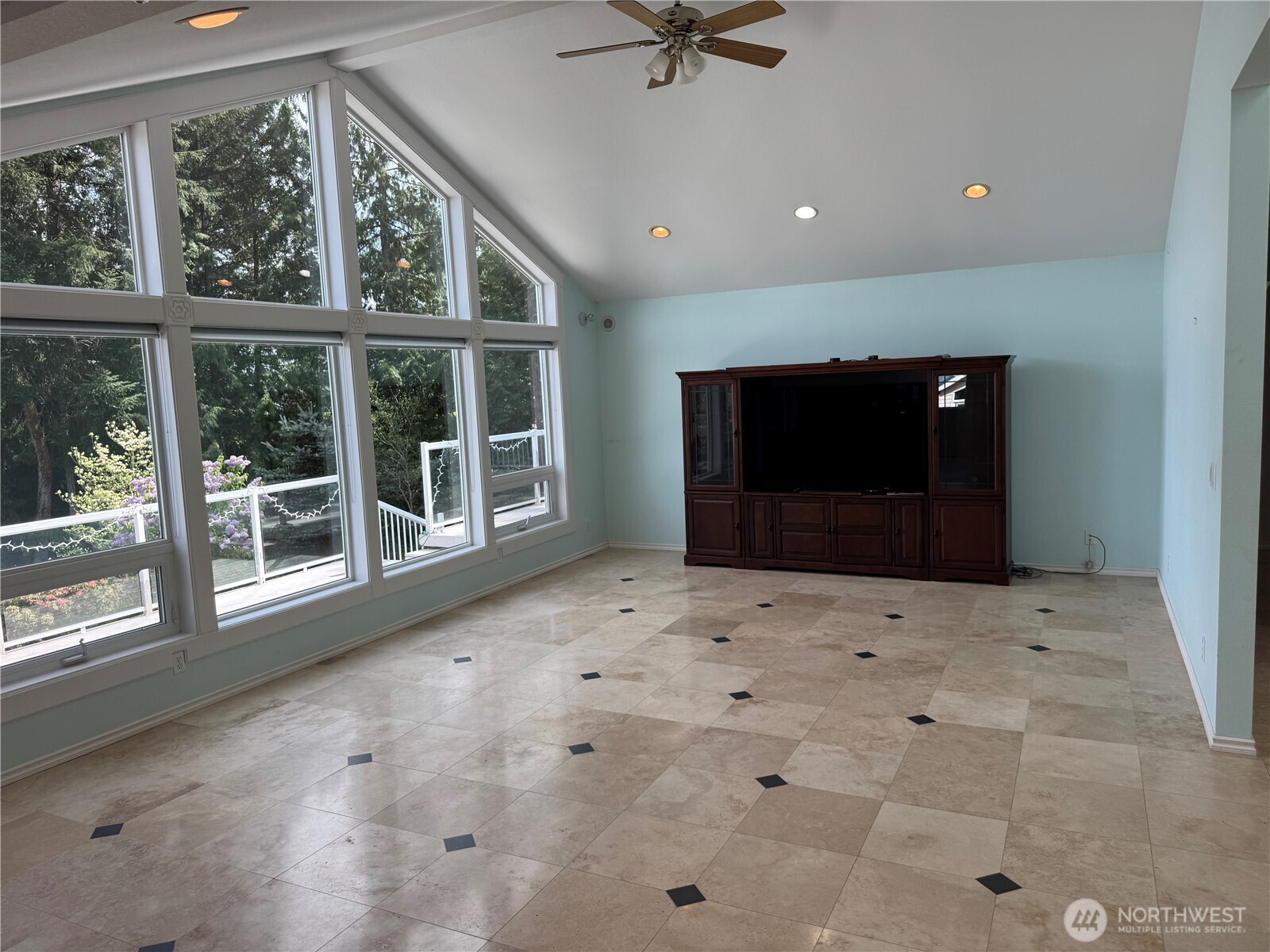 257 Never Give Up Road , Brinnon, WA 98320-9767