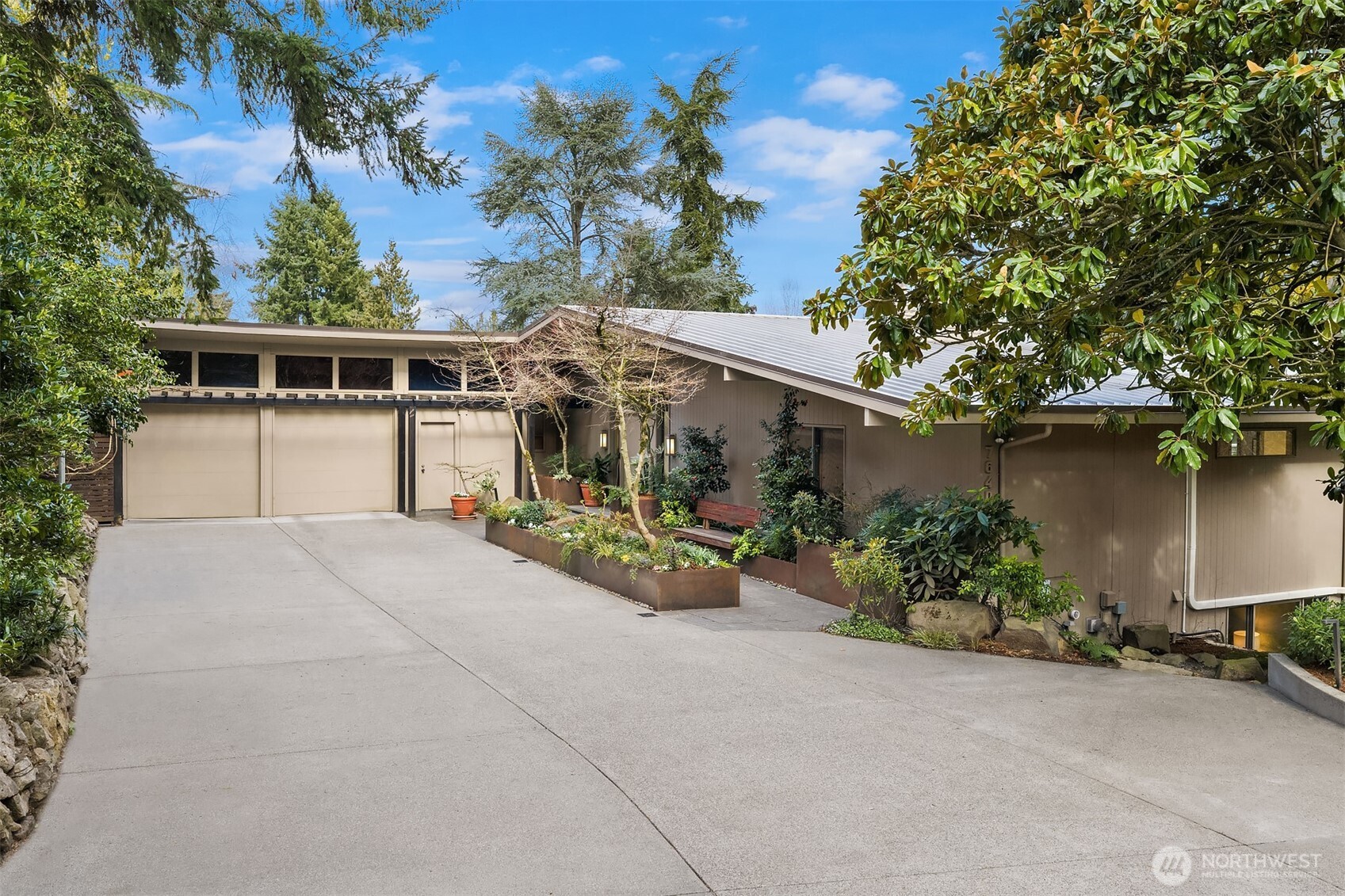 7640 NE 32nd Street , Medina, WA 98039