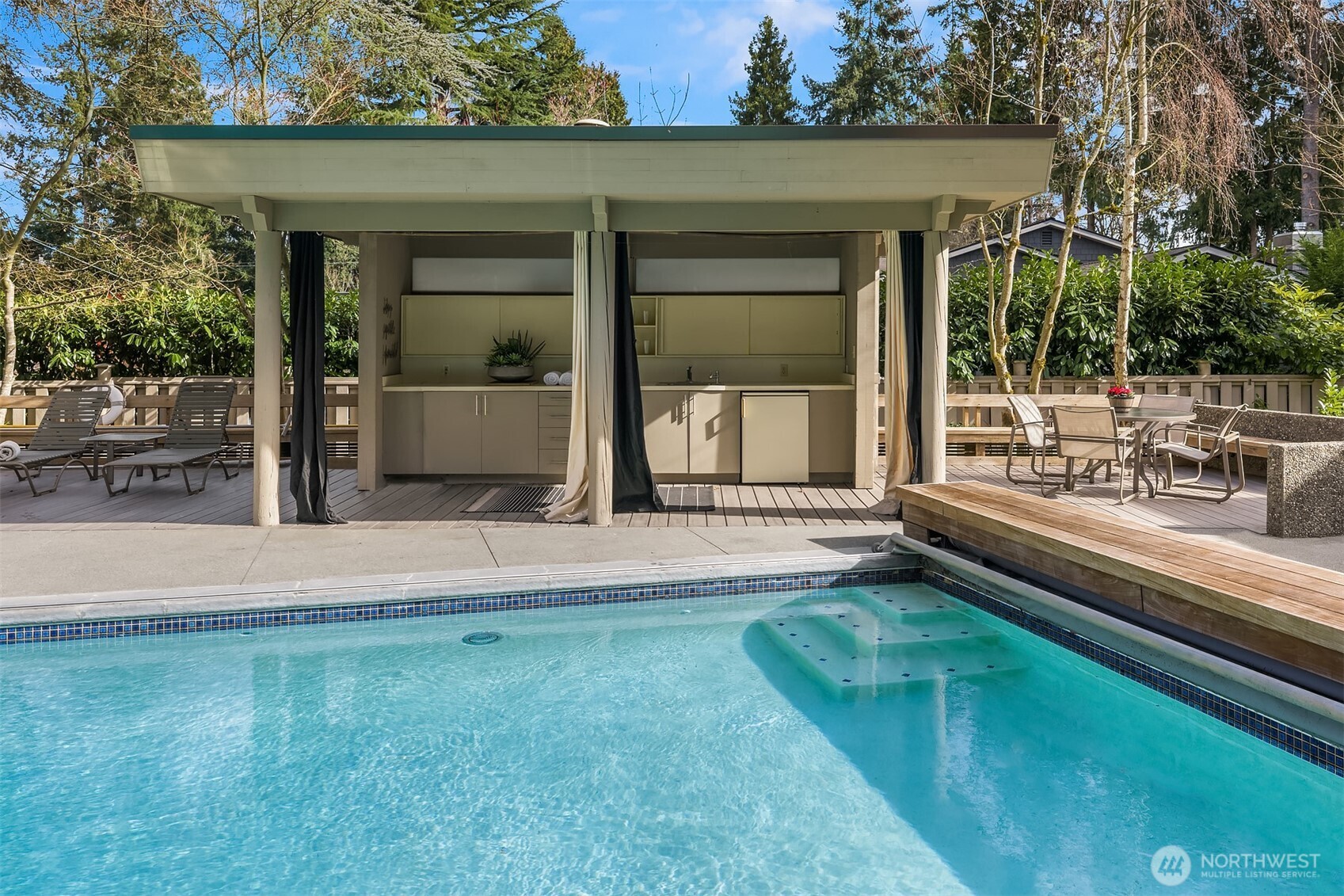 7640 NE 32nd Street , Medina, WA 98039