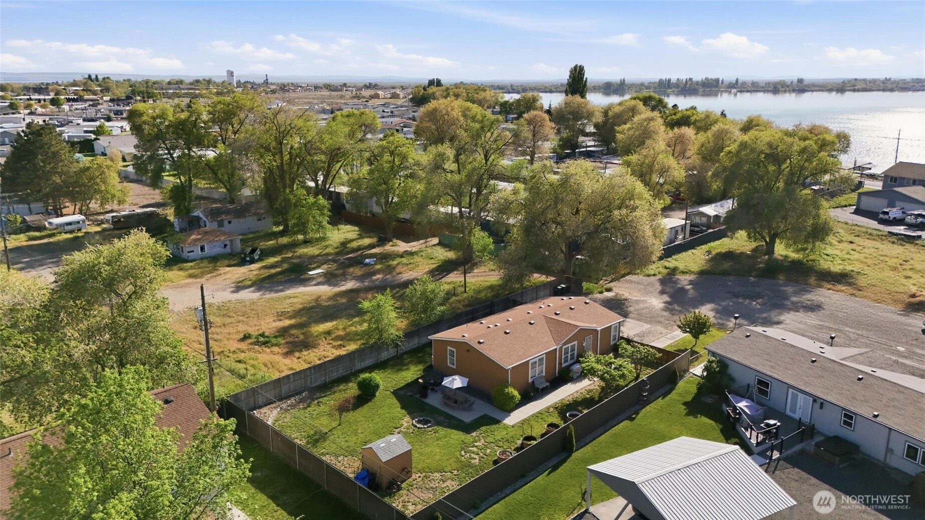 1827 W Bemis Street , Moses Lake, WA 98837