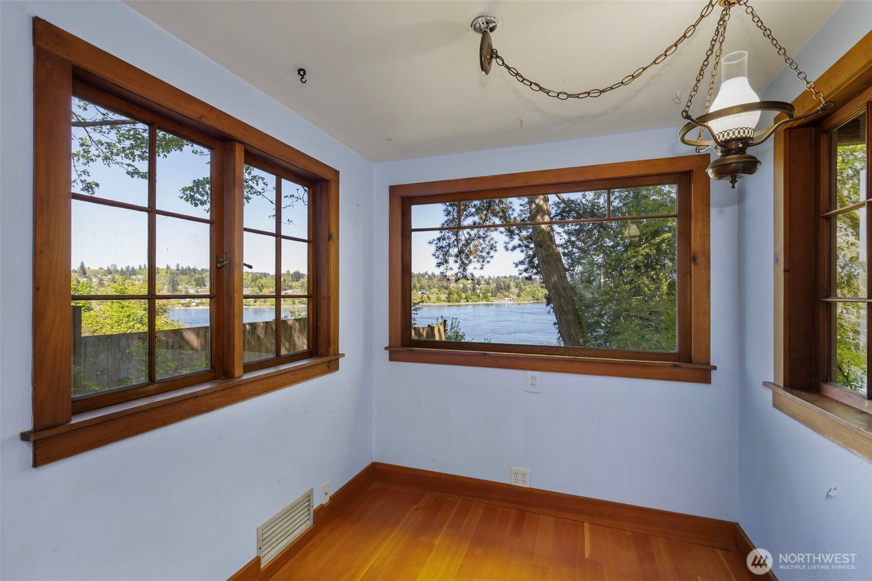 2022 Taft Avenue , Bremerton, WA 98312
