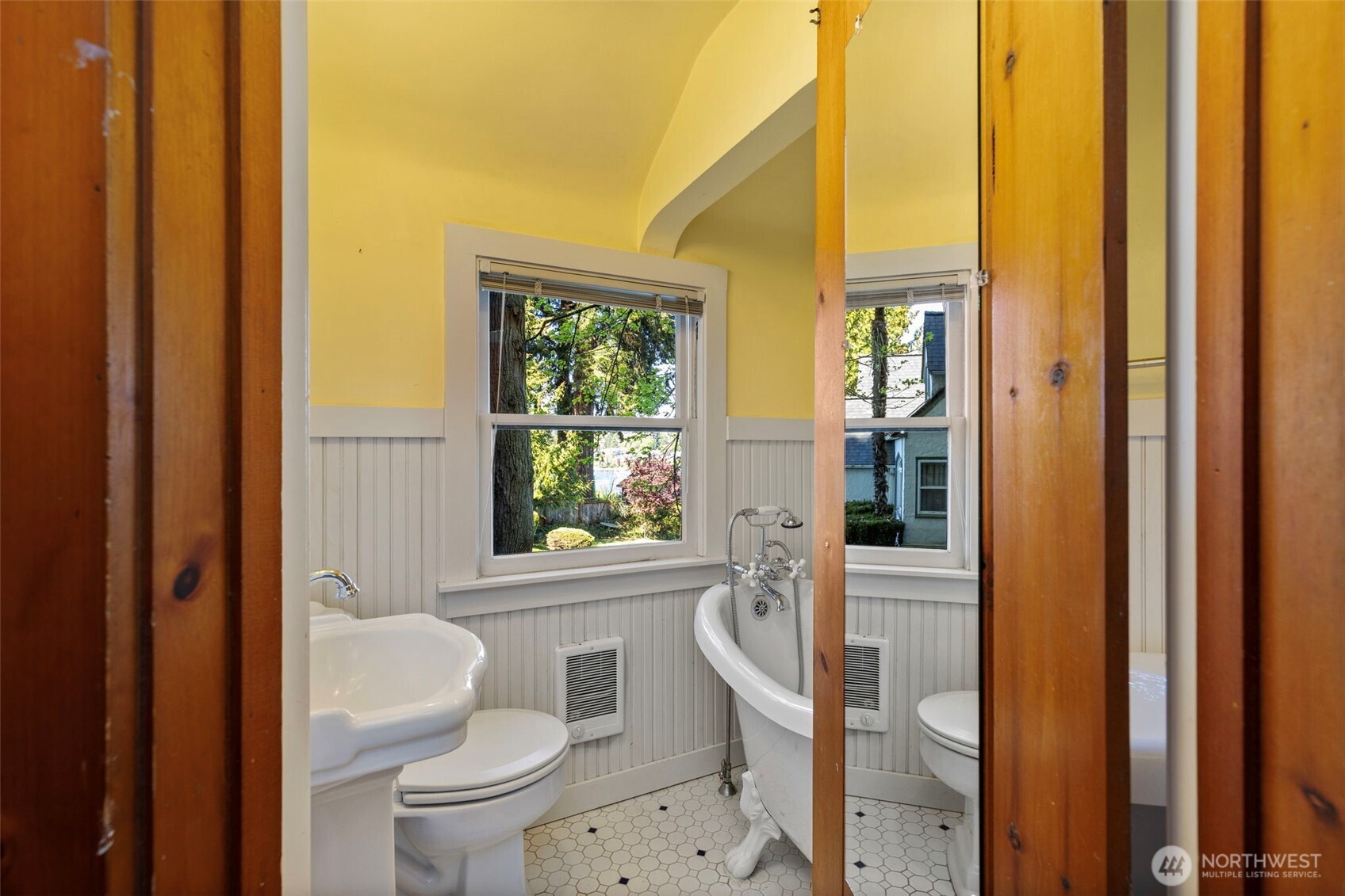 2022 Taft Avenue , Bremerton, WA 98312