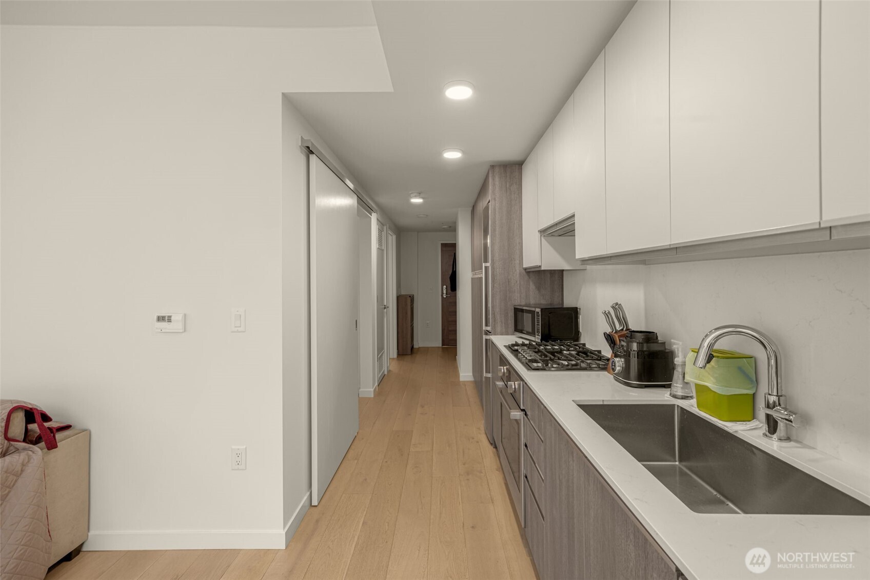 800 Columbia Street #808, Seattle, WA 98104
