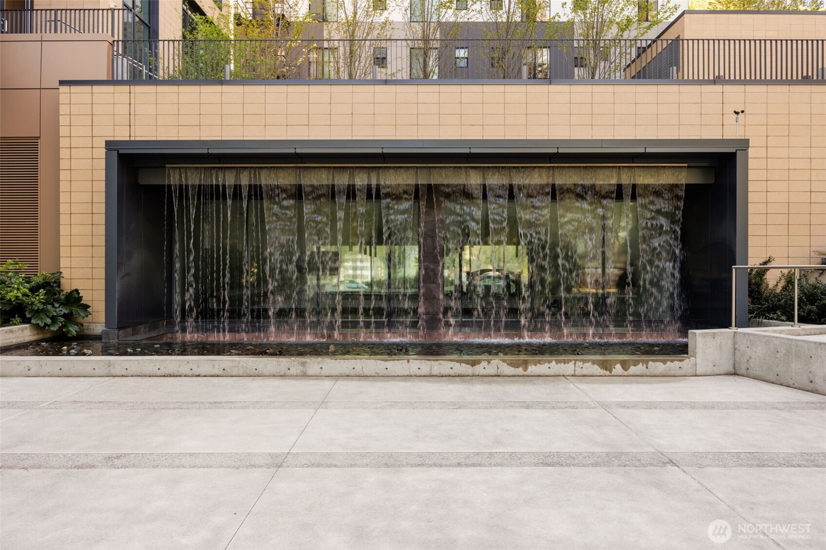 800 Columbia Street #808, Seattle, WA 98104