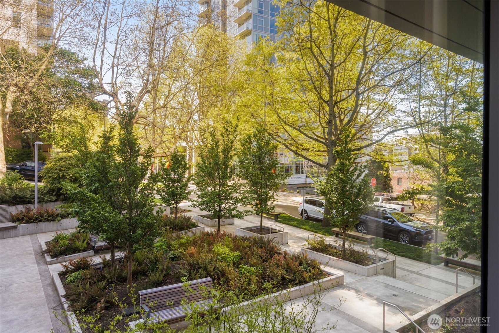 800 Columbia Street #808, Seattle, WA 98104