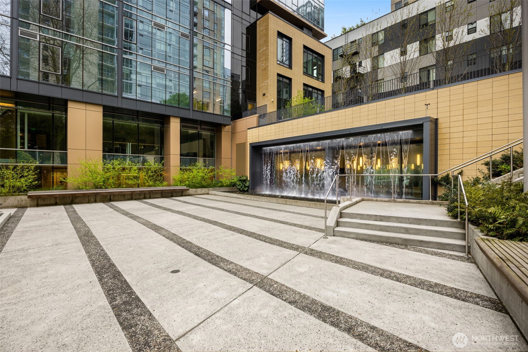 800 Columbia Street #808, Seattle, WA 98104