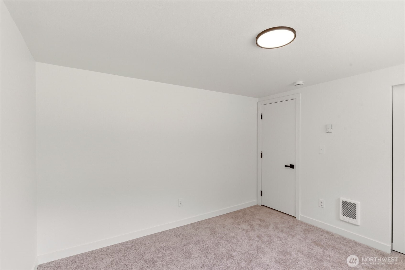 4737 SE Foss Road , Port Orchard, WA 98366