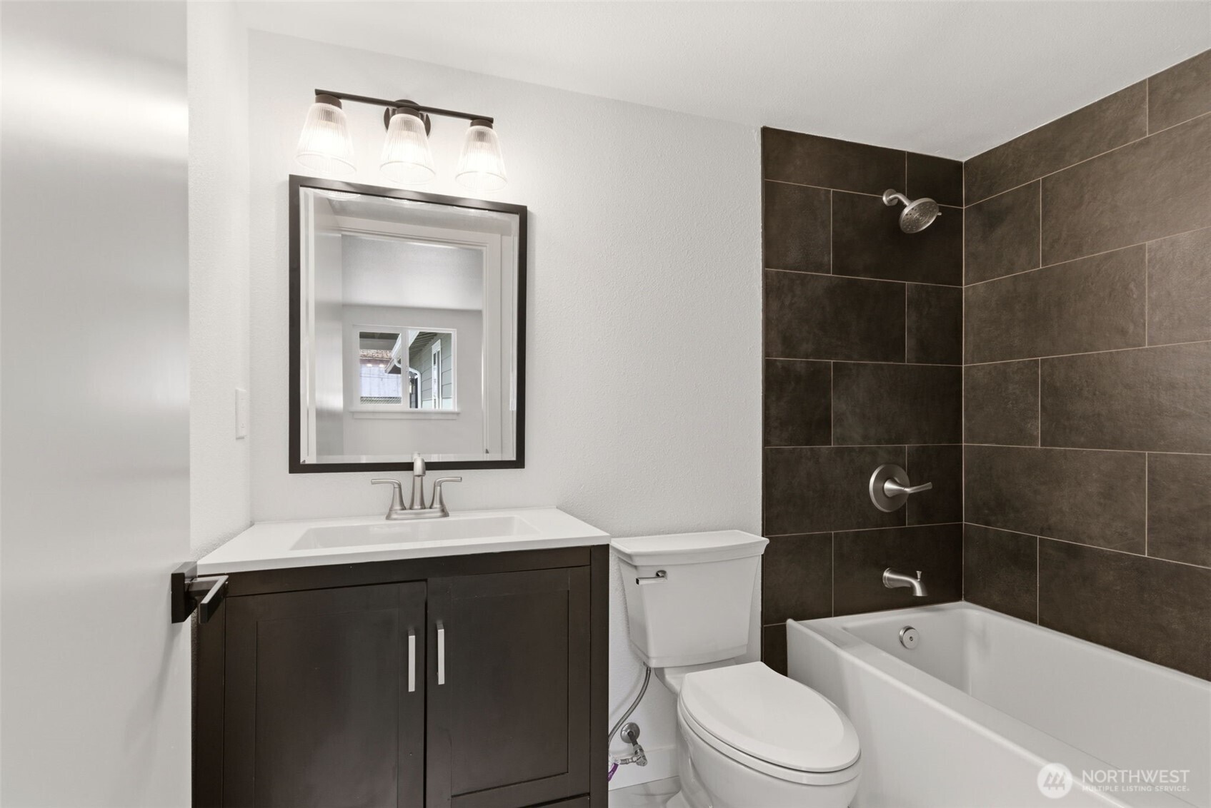4737 SE Foss Road , Port Orchard, WA 98366
