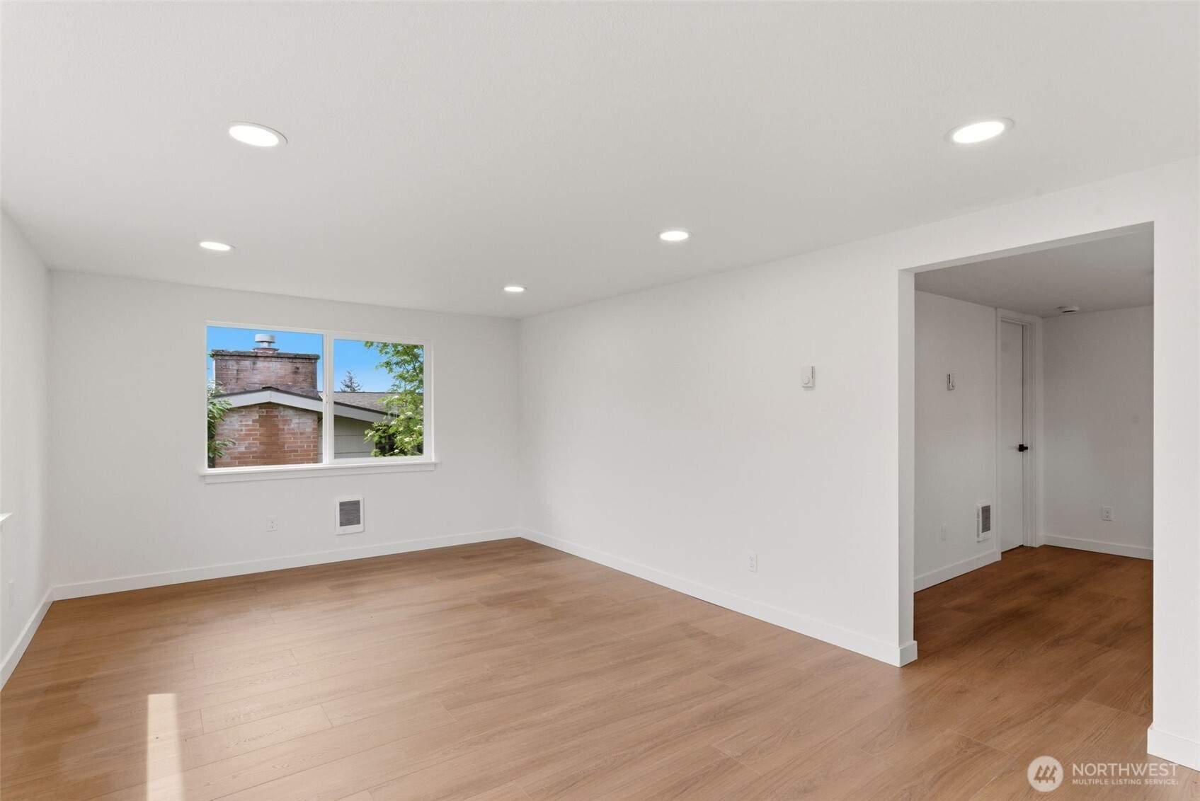 4737 SE Foss Road , Port Orchard, WA 98366