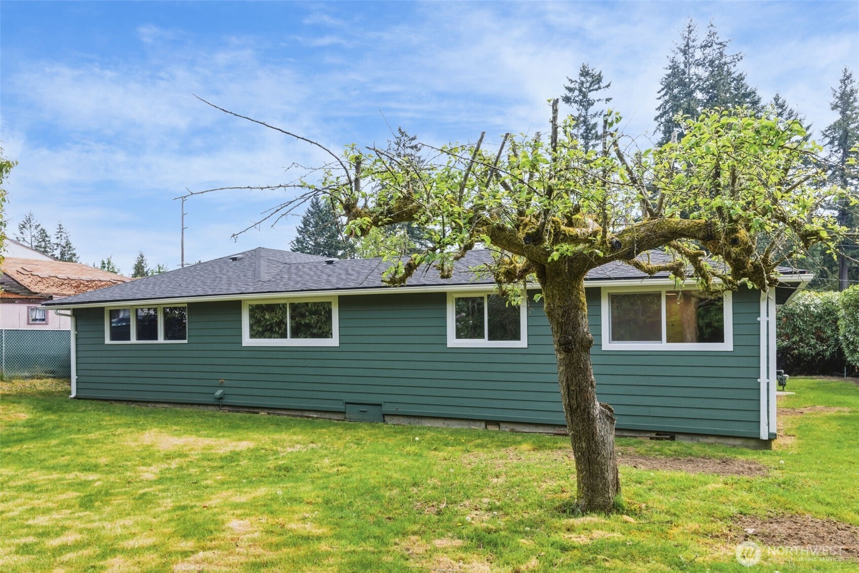 4737 SE Foss Road , Port Orchard, WA 98366