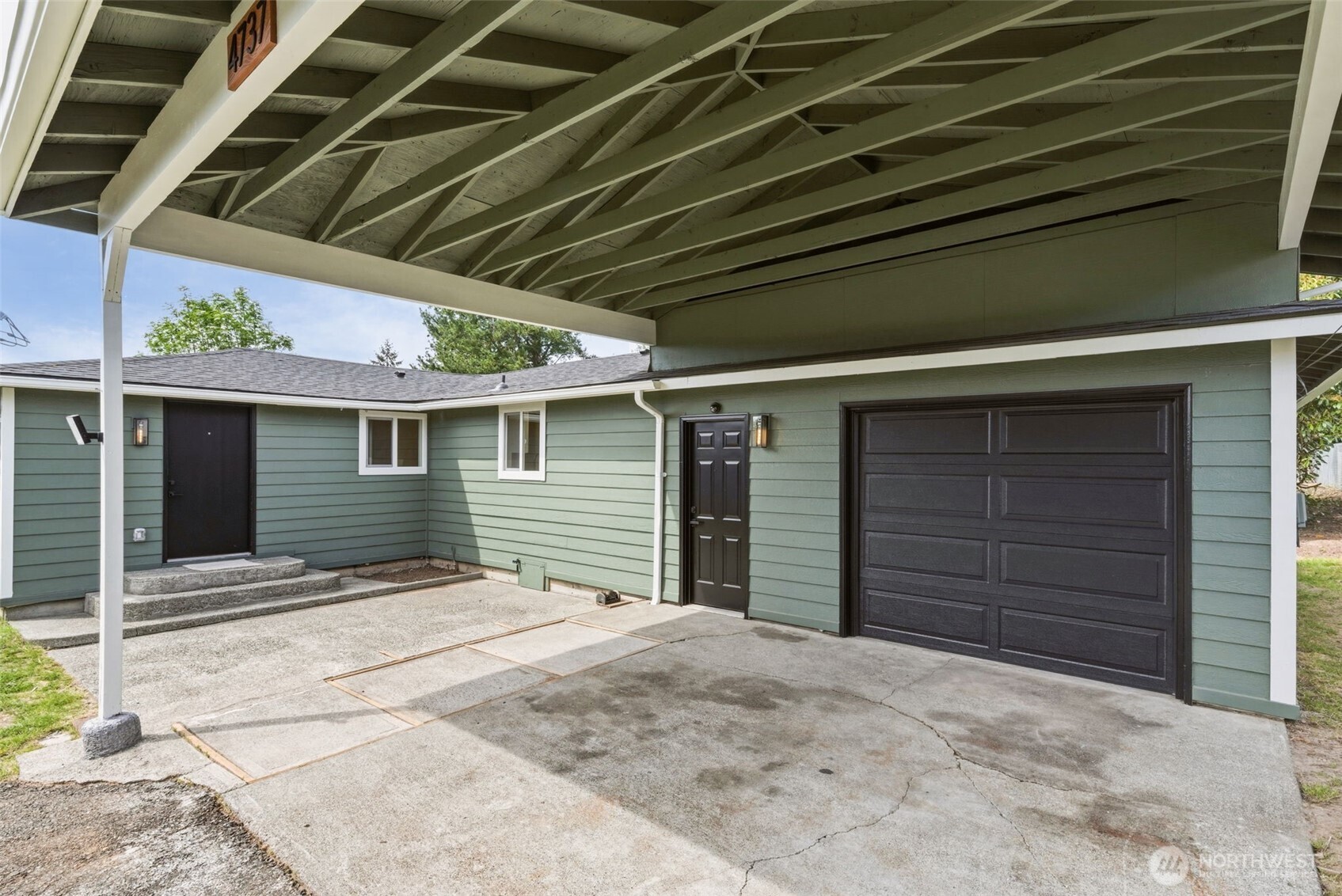 4737 SE Foss Road , Port Orchard, WA 98366