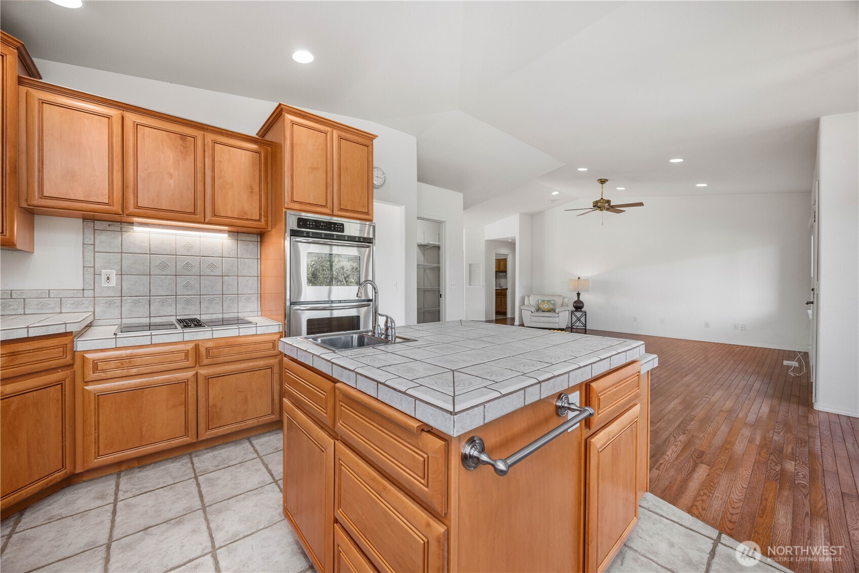 3503 W Malaga Road , Malaga, WA 98828