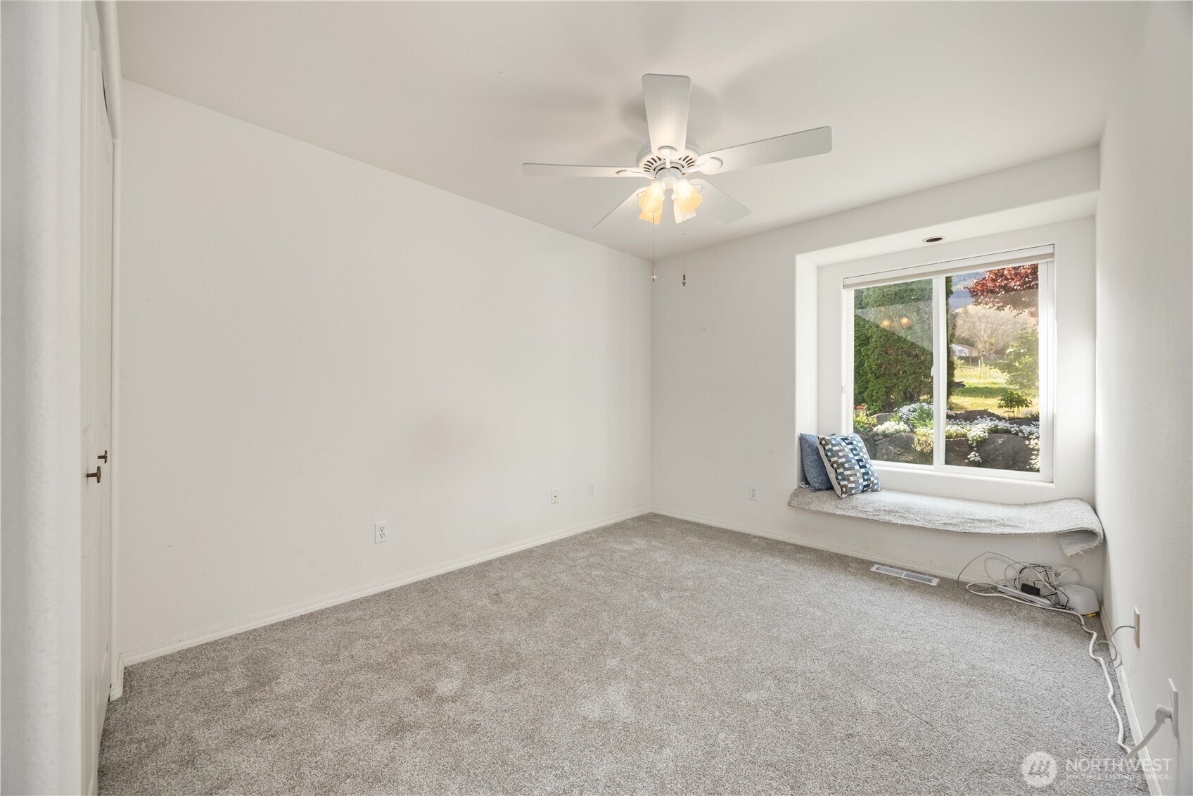 3503 W Malaga Road , Malaga, WA 98828