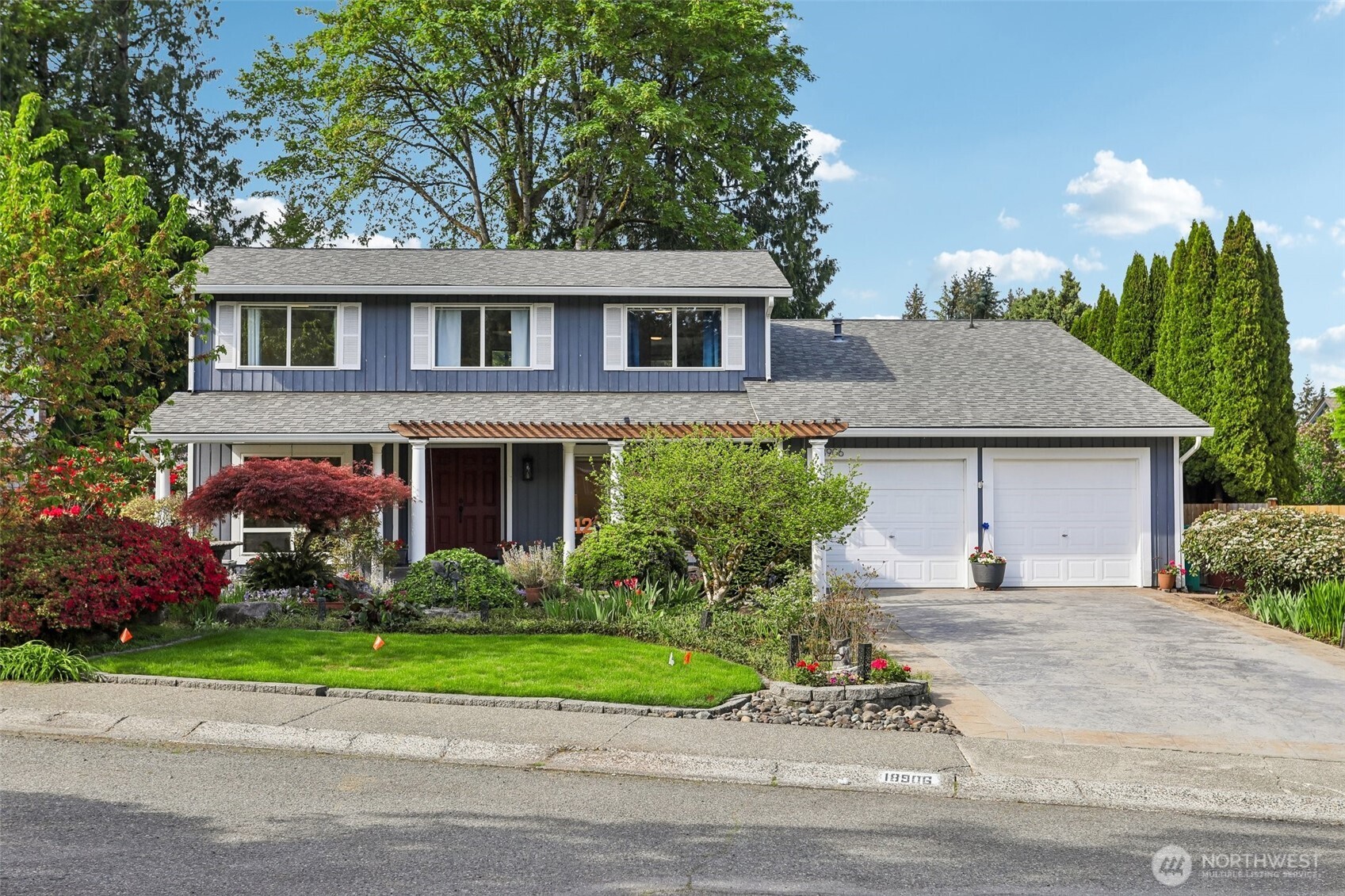 18906 SE 44th Place , Issaquah, WA 98027