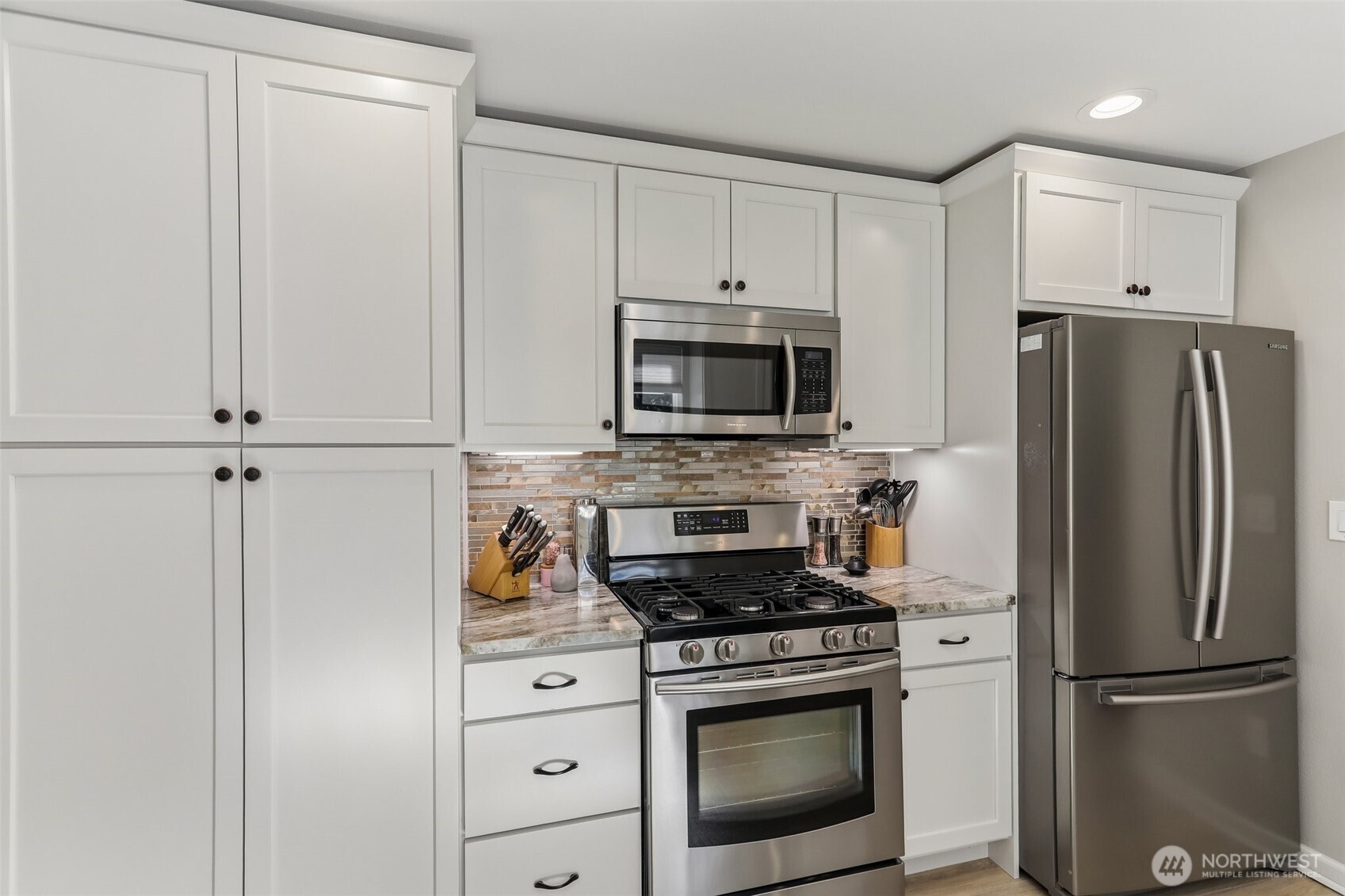 18906 SE 44th Place , Issaquah, WA 98027