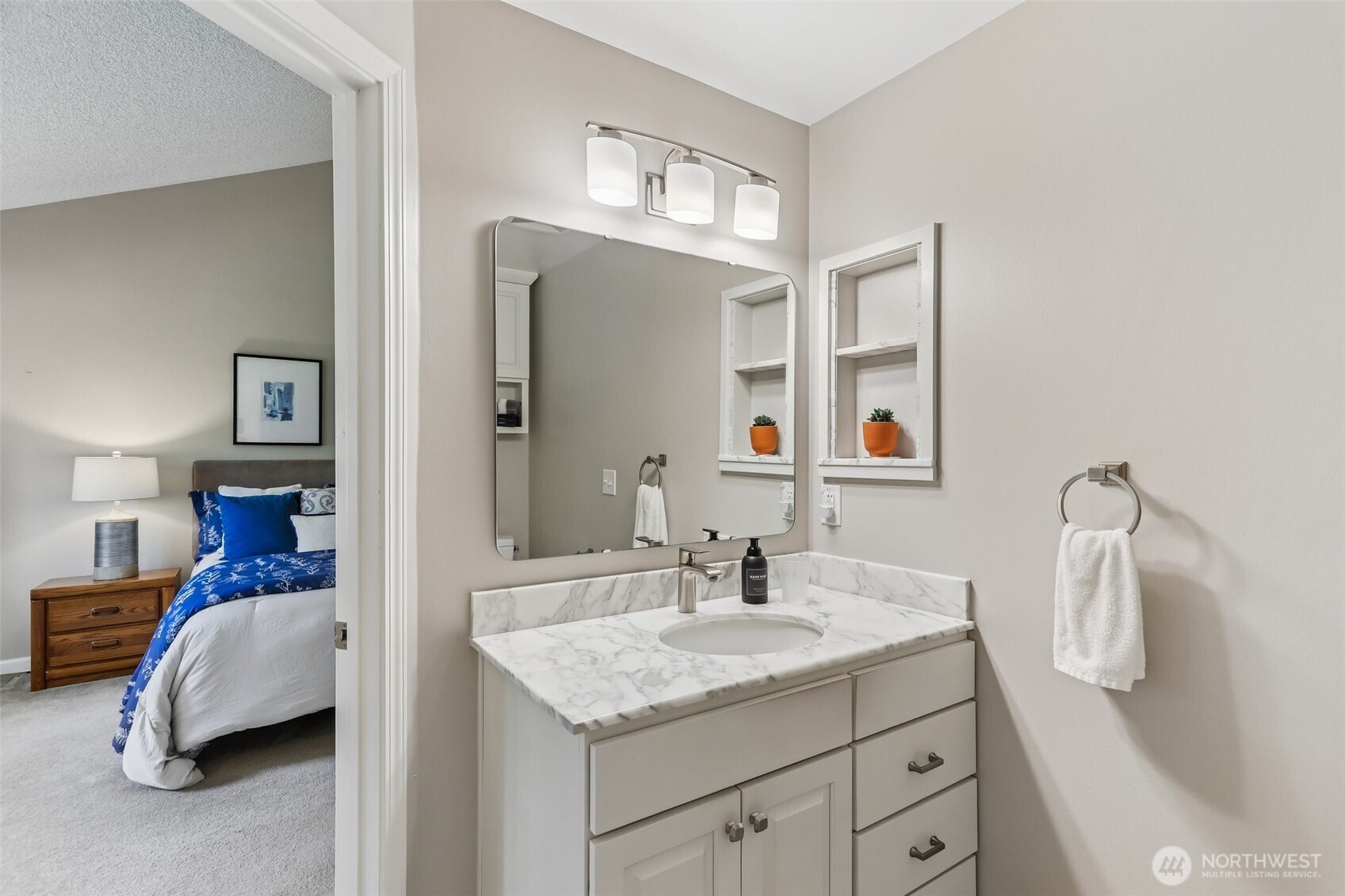 18906 SE 44th Place , Issaquah, WA 98027