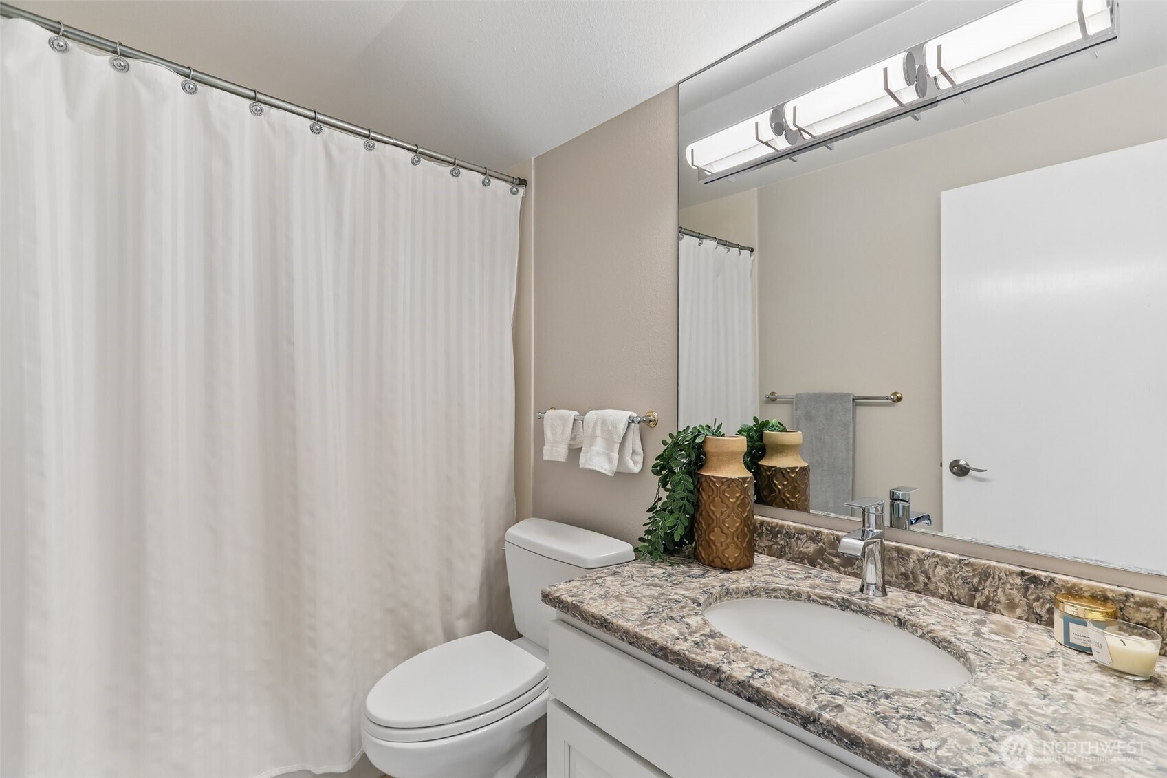 18906 SE 44th Place , Issaquah, WA 98027
