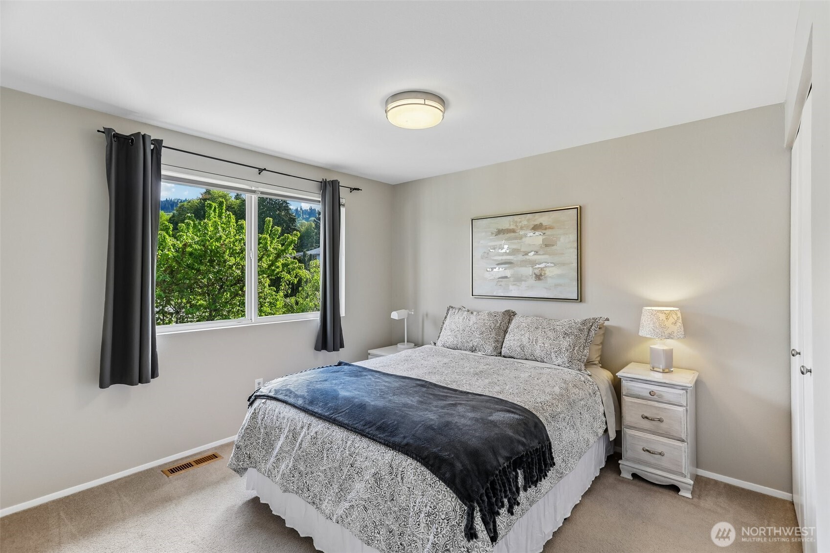 18906 SE 44th Place , Issaquah, WA 98027