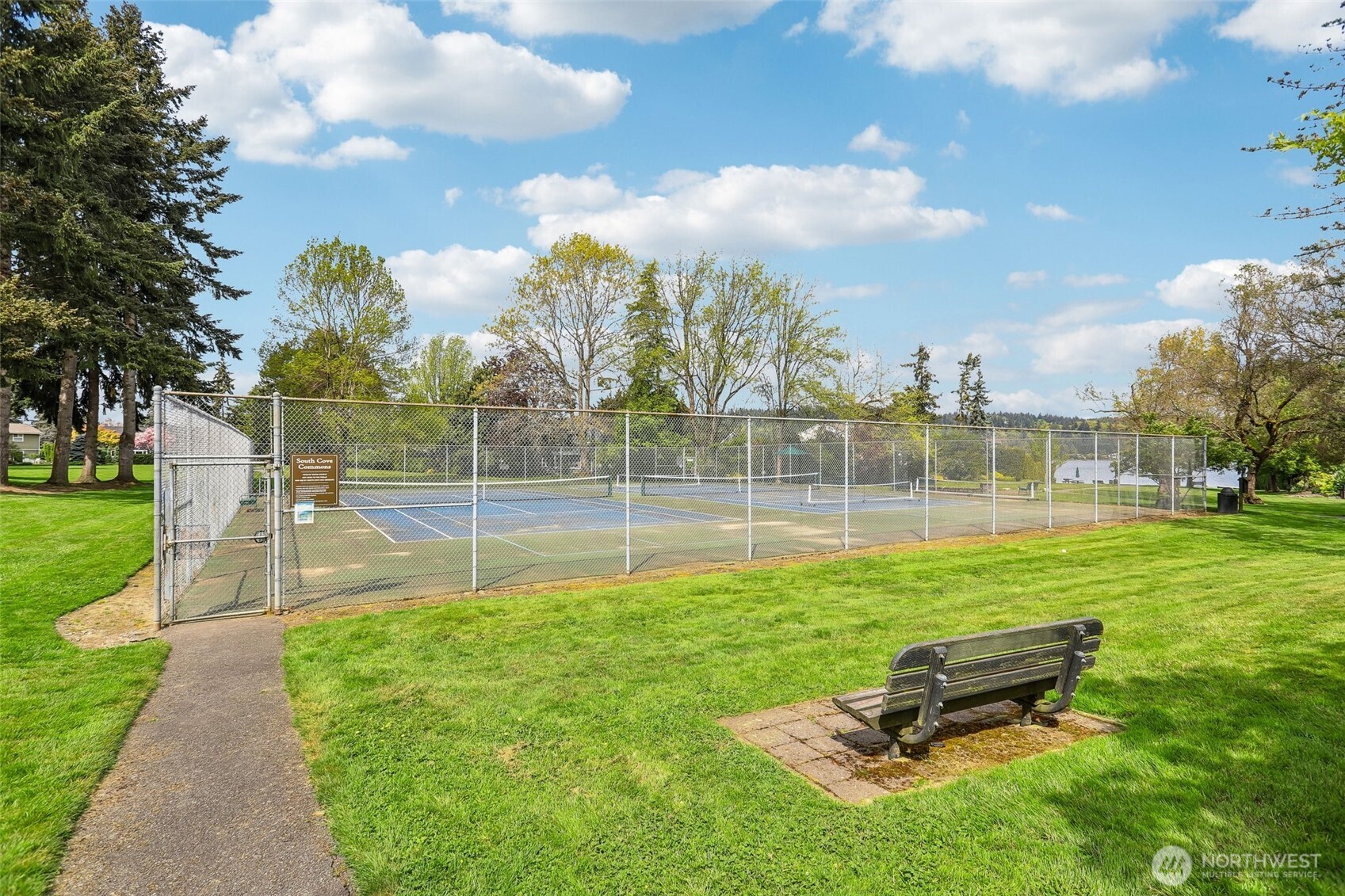 18906 SE 44th Place , Issaquah, WA 98027