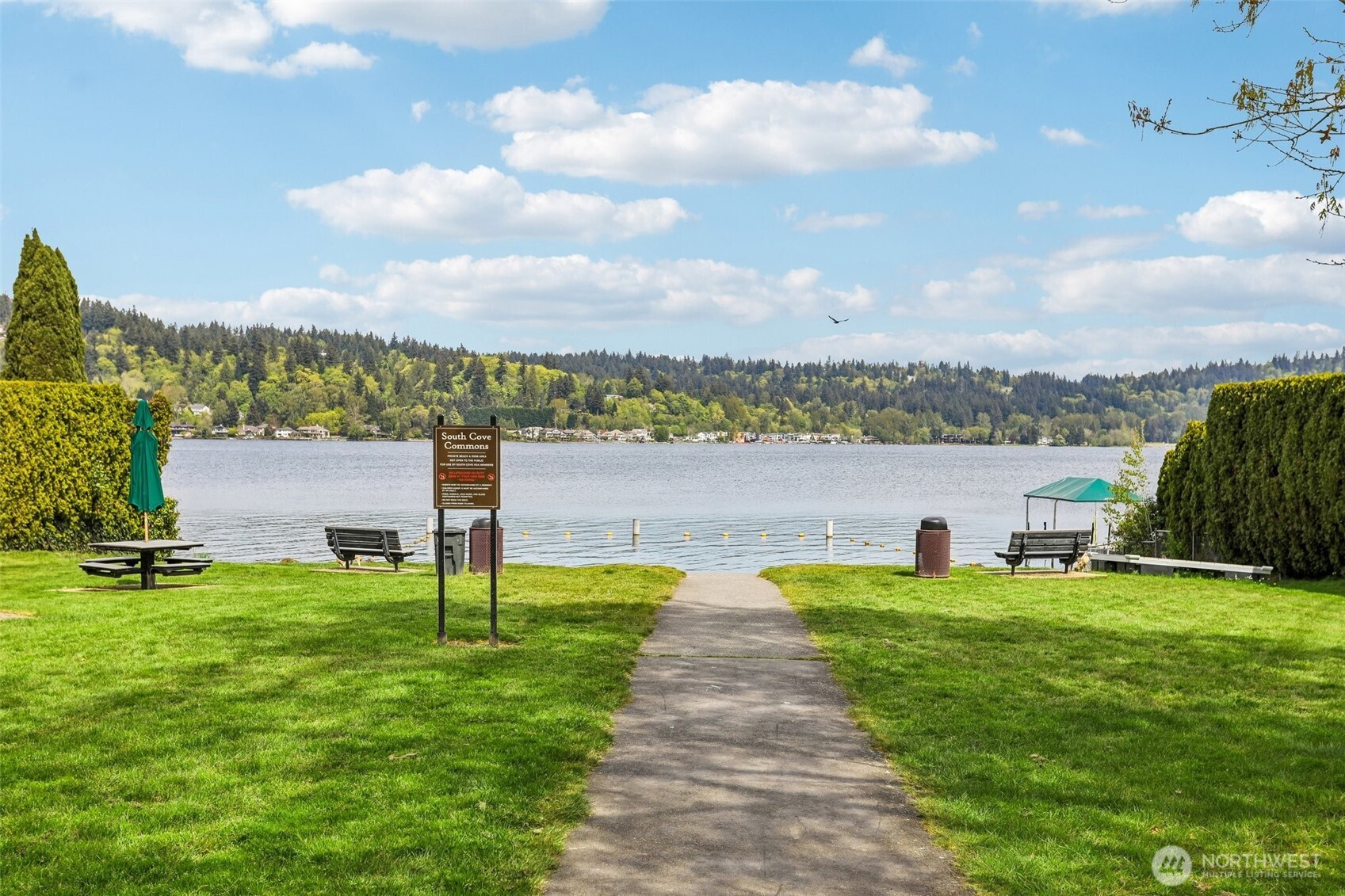 18906 SE 44th Place , Issaquah, WA 98027