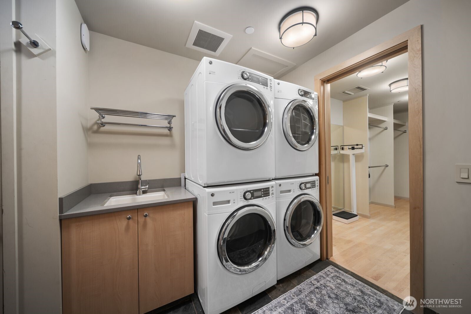 5505 Lake Washington Boulevard NE #1-E, Kirkland, WA 98033