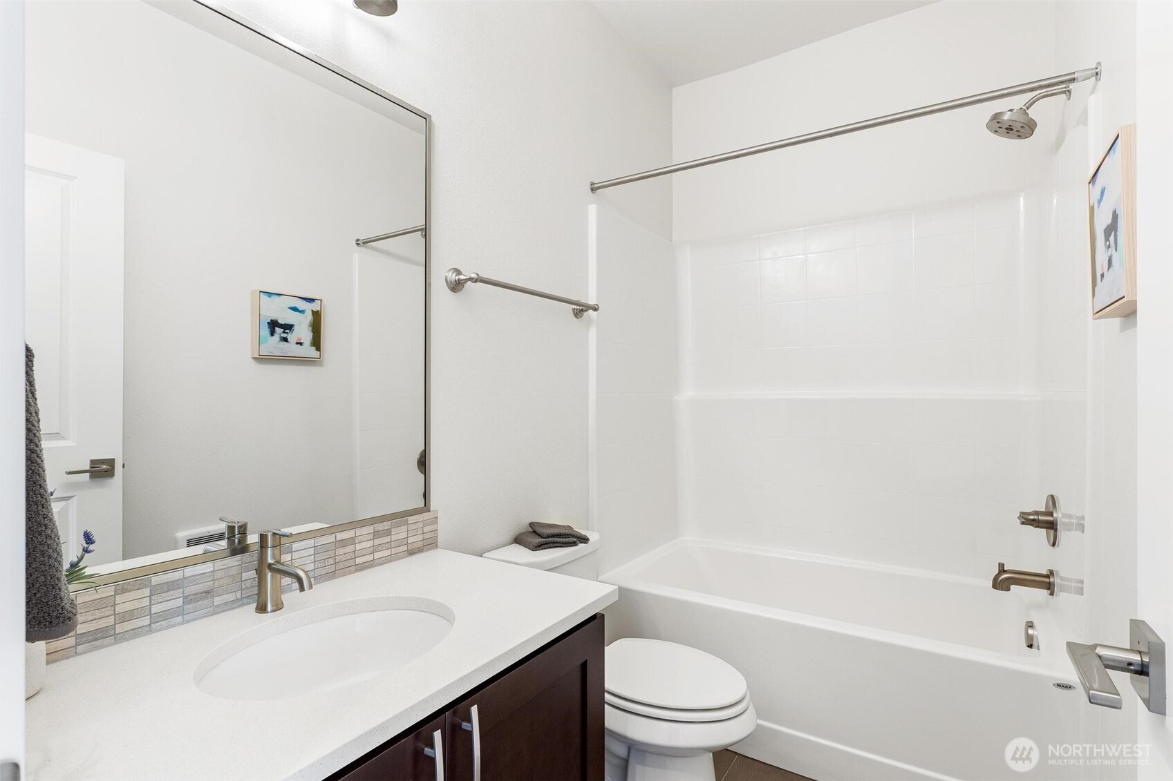 966 6th Avenue NE, Issaquah, WA 98029