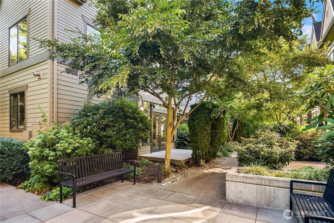 10410 NE 12th St #106, Bellevue, WA 98004