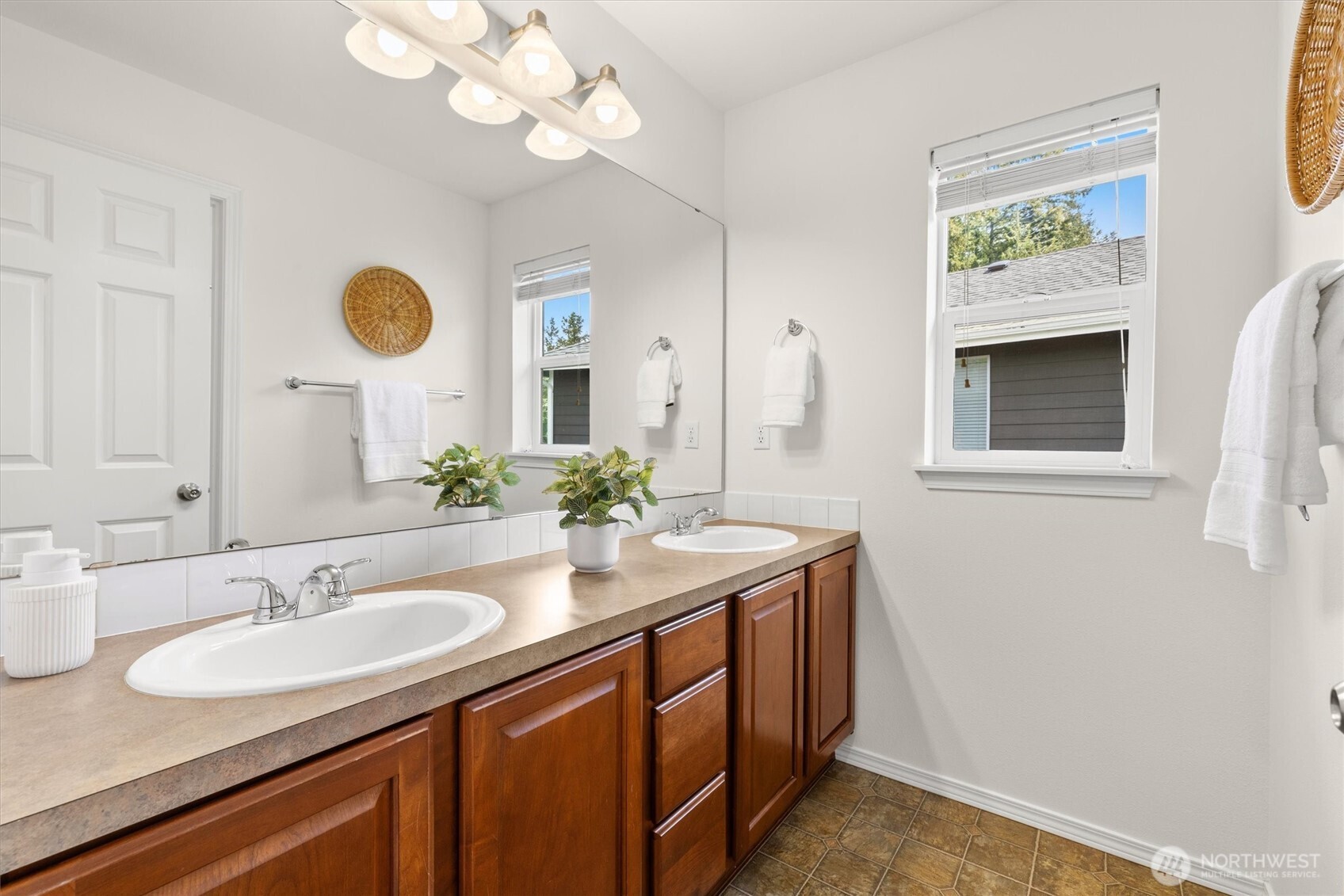 24109 SE 22nd Street , Sammamish, WA 98075