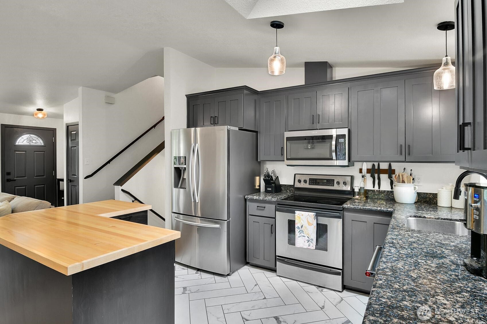 16226 2nd Place W, Lynnwood, WA 98087