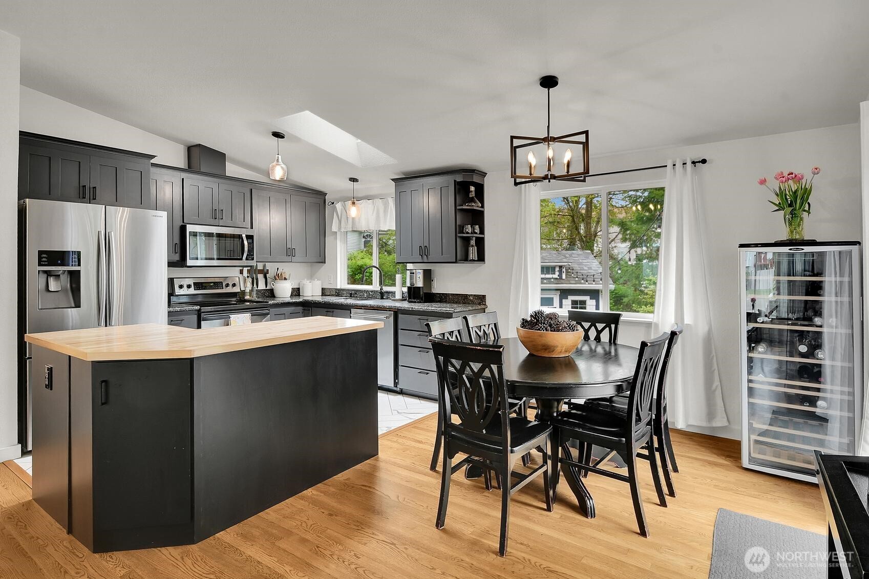 16226 2nd Place W, Lynnwood, WA 98087