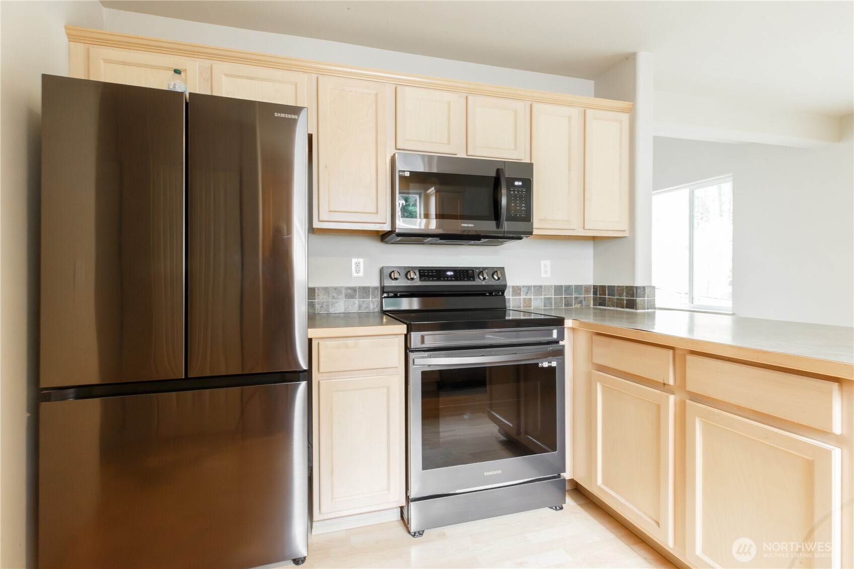 22463 SE 244th Street , Maple Valley, WA 98038