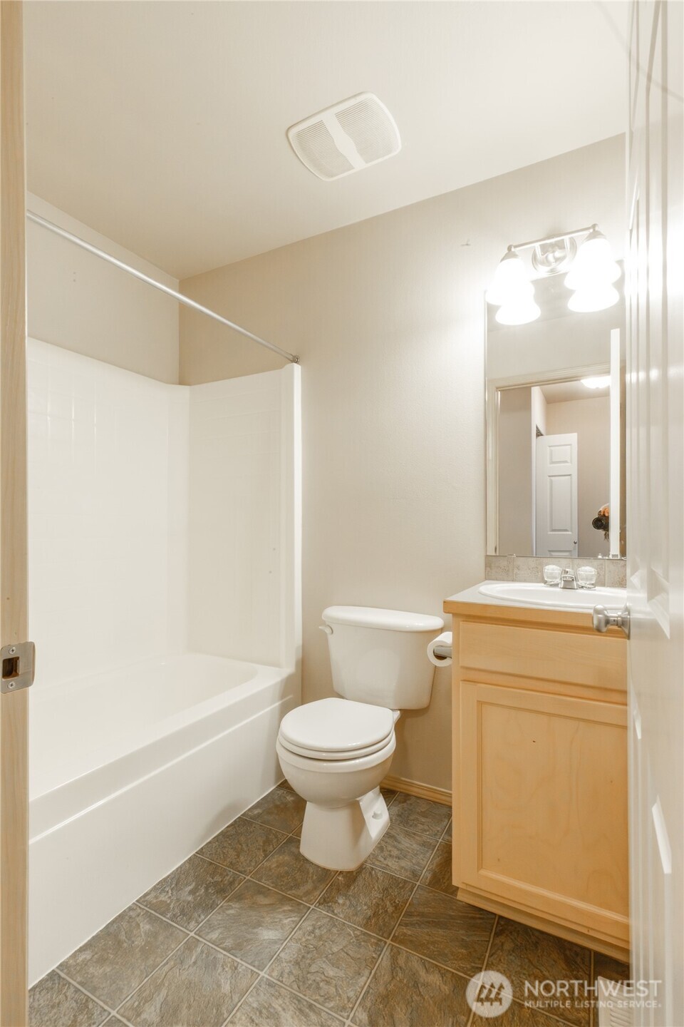 22463 SE 244th Street , Maple Valley, WA 98038