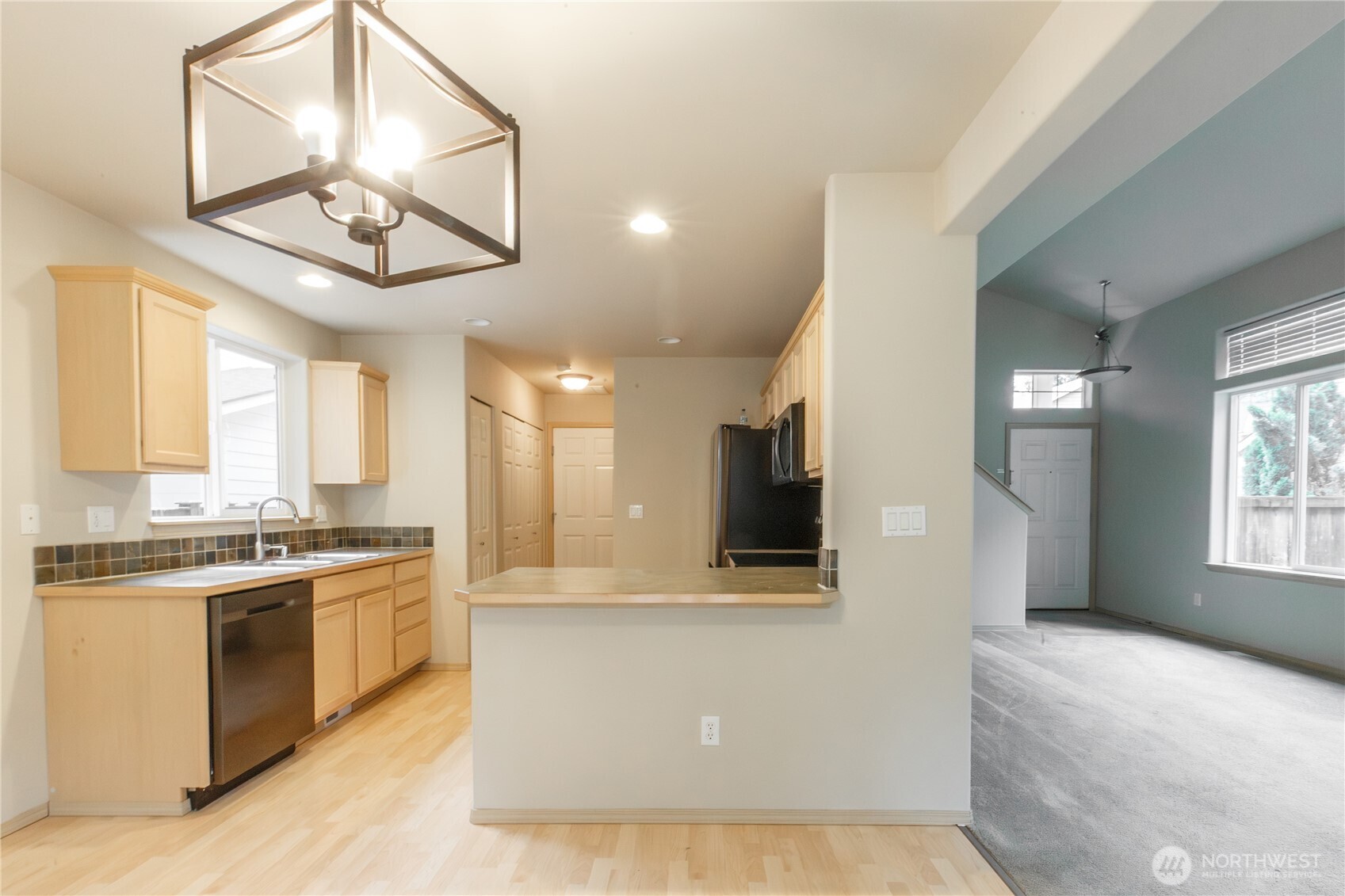 22463 SE 244th Street , Maple Valley, WA 98038