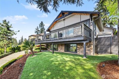 9544 Lake Washington Boulevard NE, Bellevue, WA 98004 - Photo 1