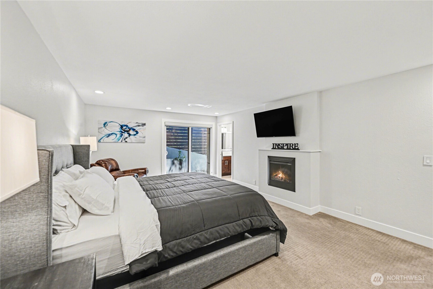 9544 Lake Washington Boulevard NE, Bellevue, WA 98004