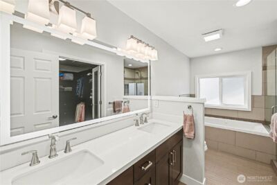 9544 Lake Washington Boulevard NE, Bellevue, WA 98004 - Photo 17